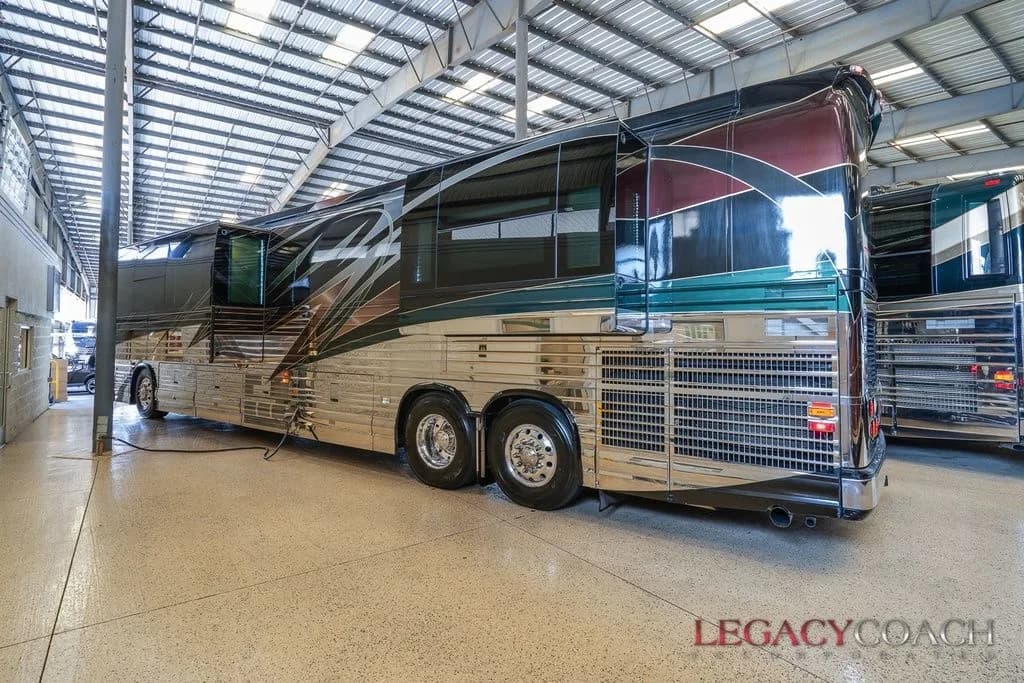 2006 Country Coach XLII – Double Slide