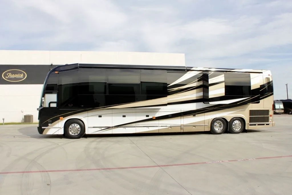 2019 Prevost Marathon H3-45 Quad Slide