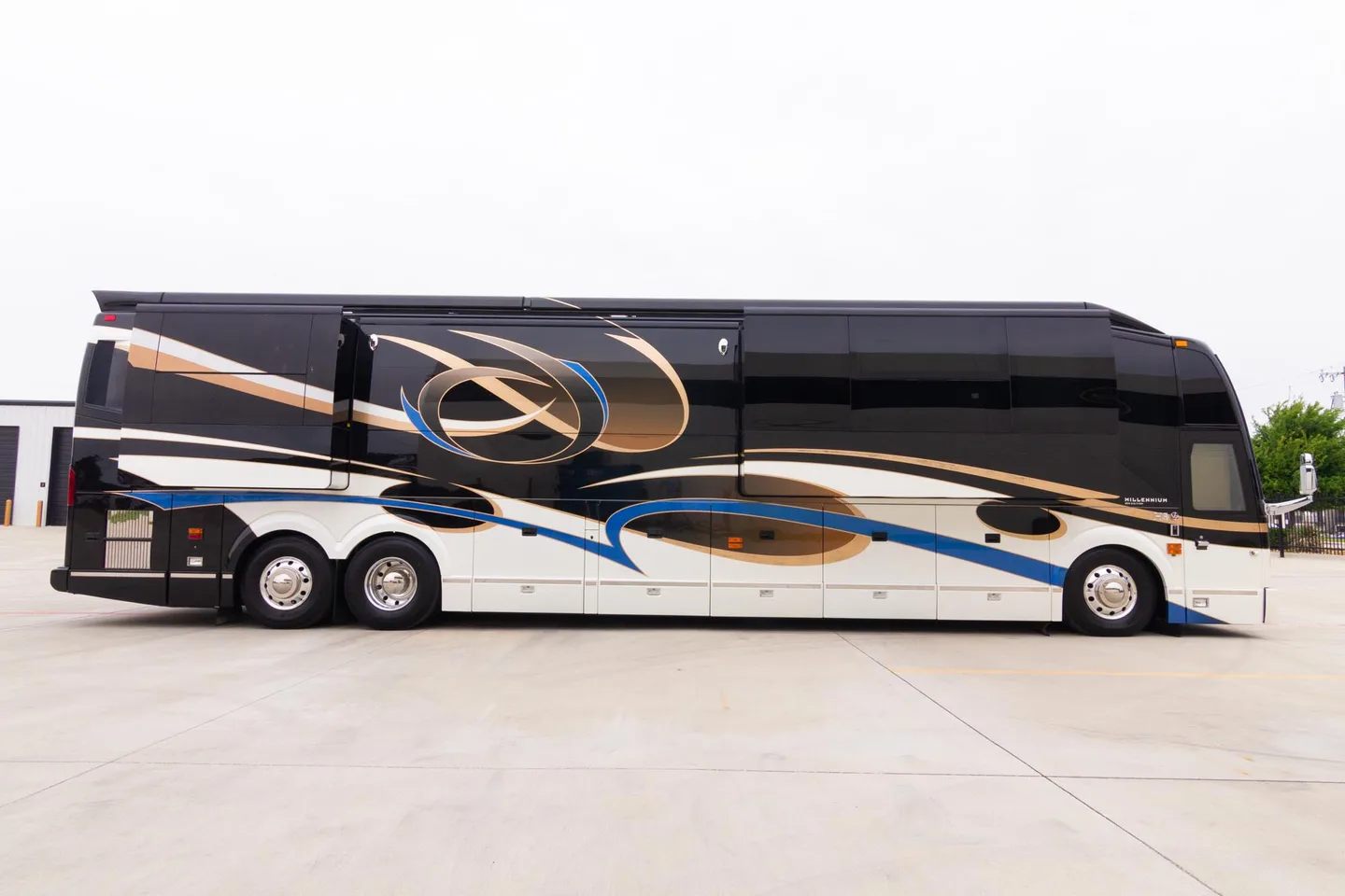 2014 Prevost Millennium H3-45 Quad Slide