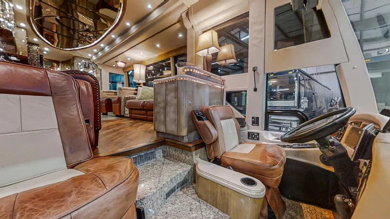 2005 Prevost Millennium H3-45