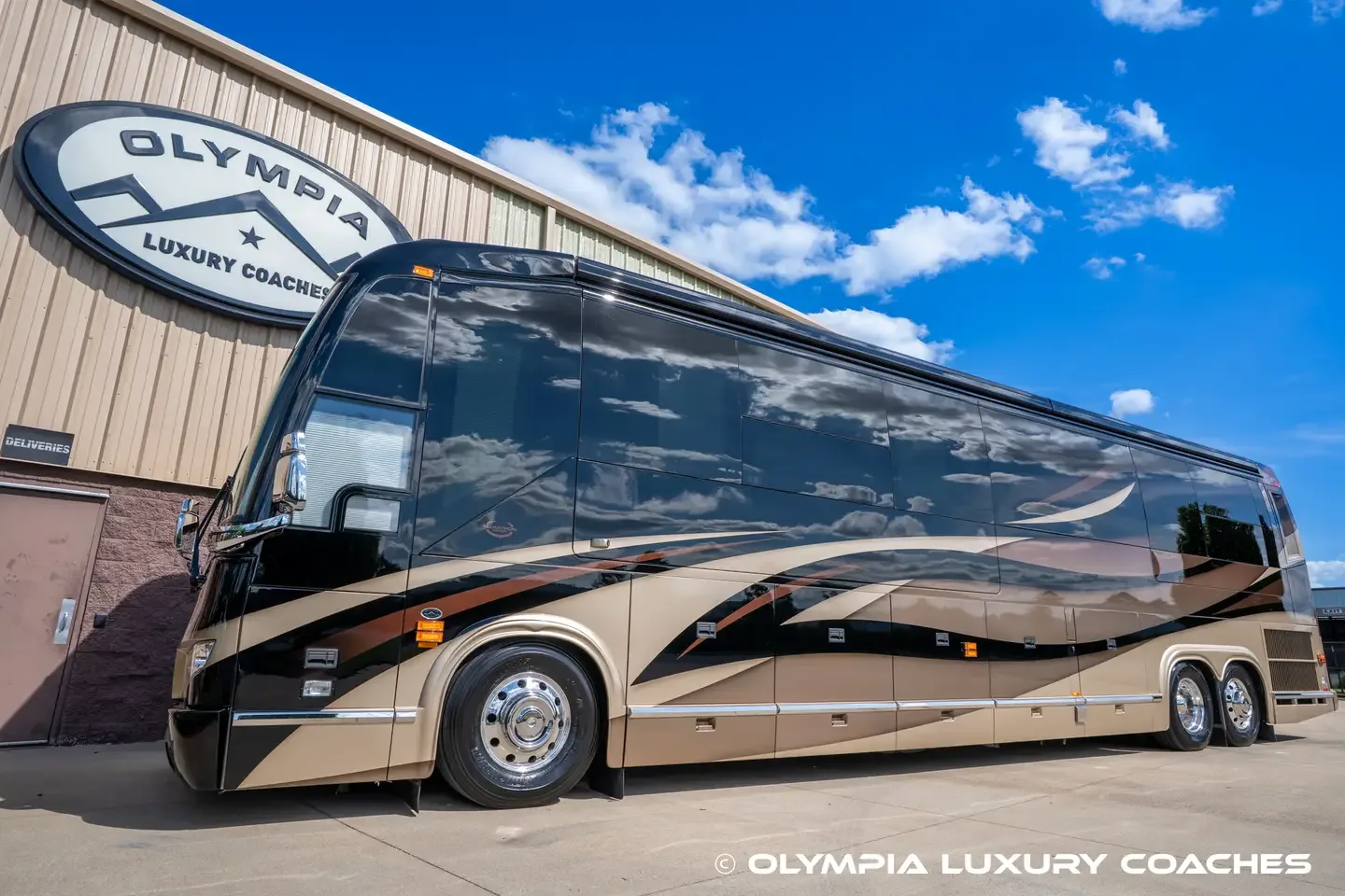 2019 Marathon H3-45 Double Slide