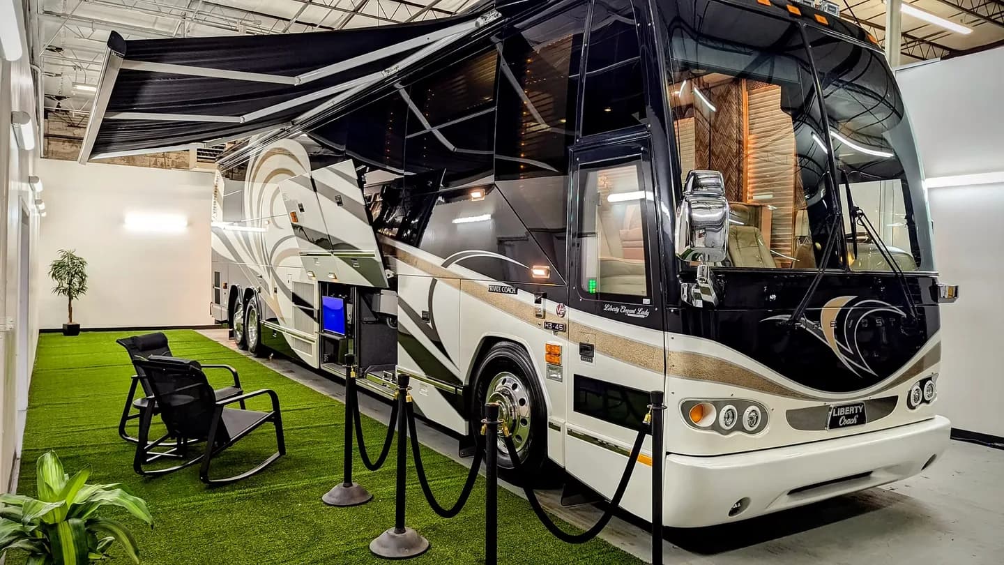 2006 Liberty H3-45 – Double Slide