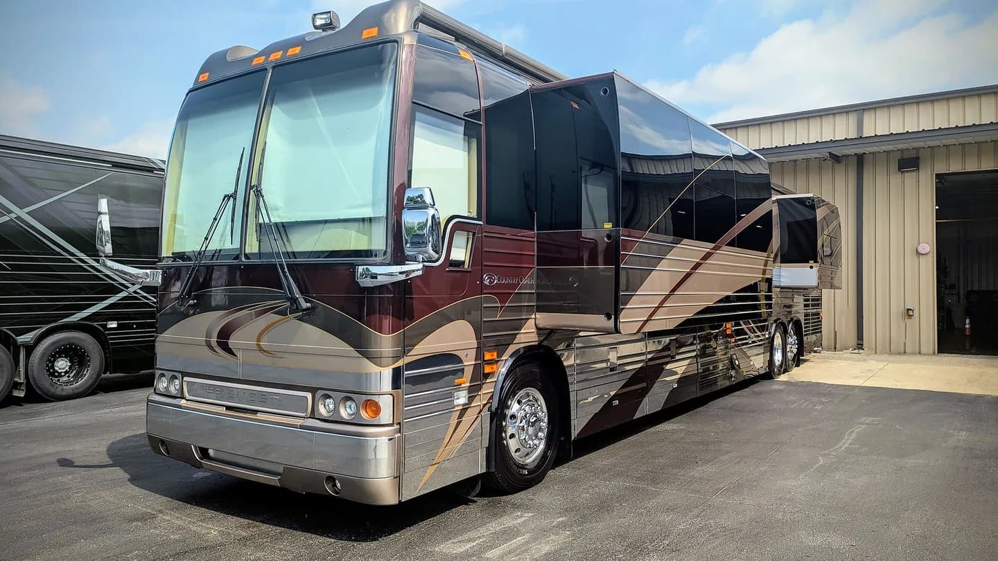 2005 Country Coach XLII – Double Slide