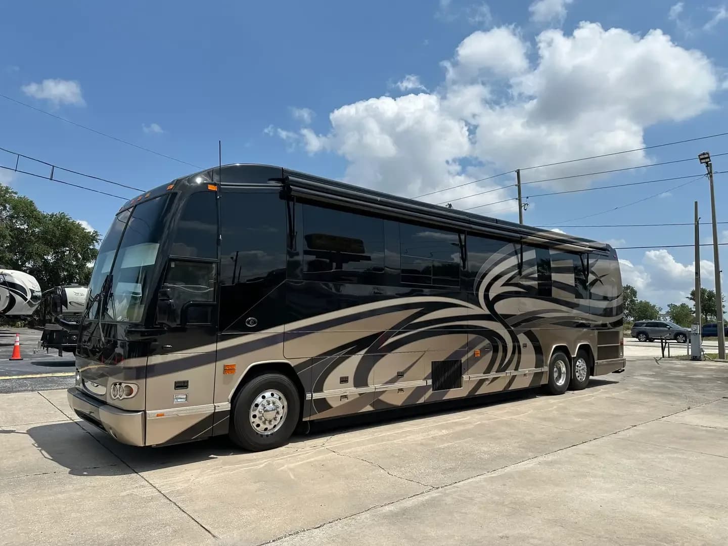 2009 Featherlite H3-45