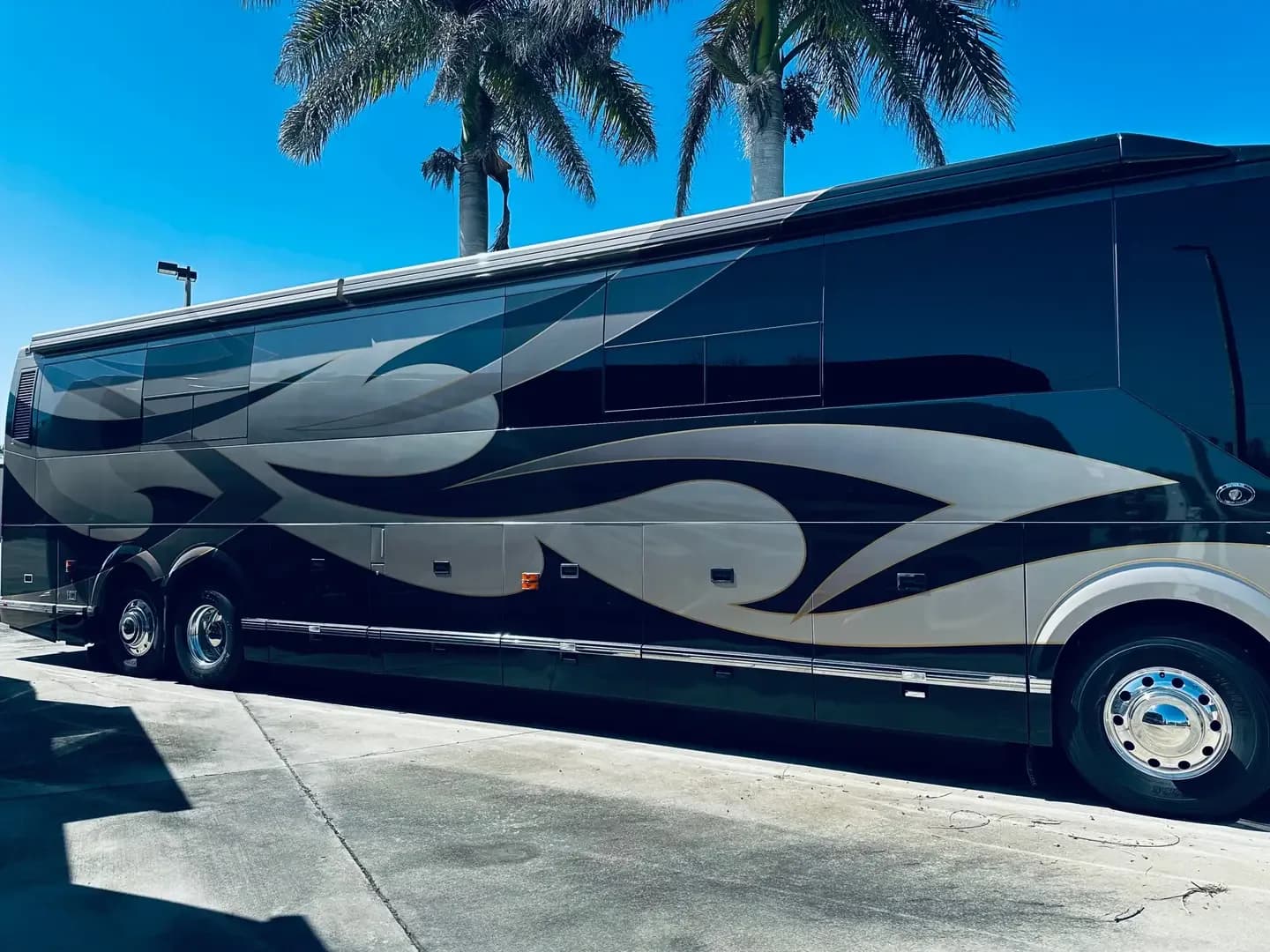 2003 Featherlite H3-45 : Double Slide