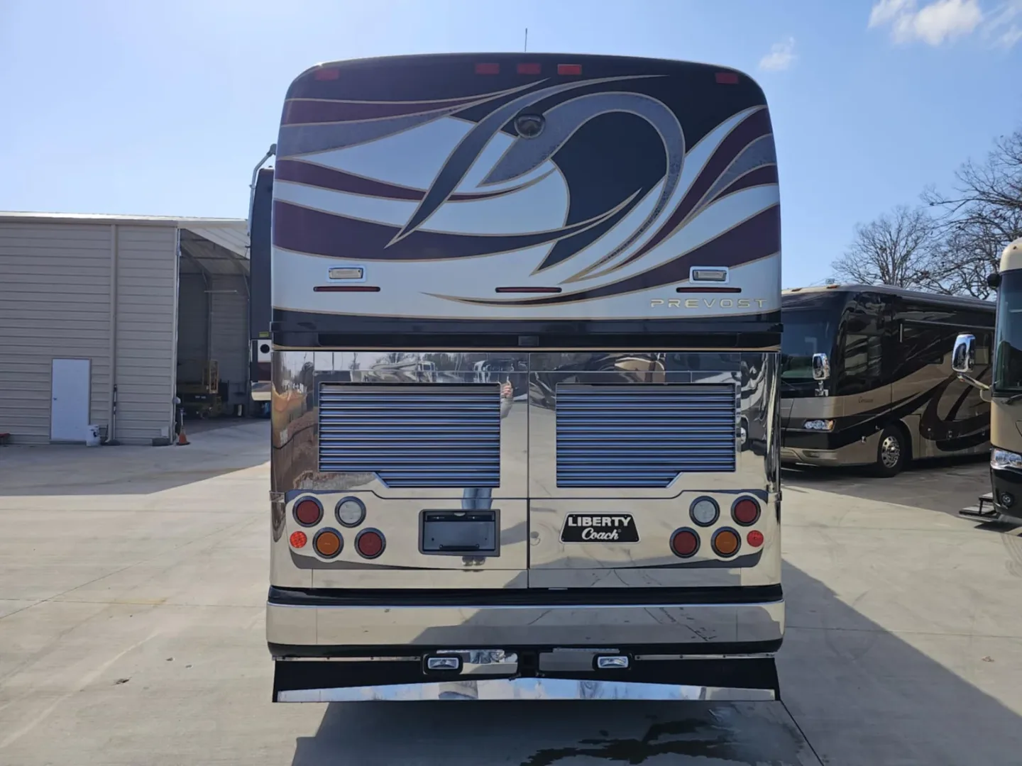 2005 Liberty XLII interior - photo 3 of 6