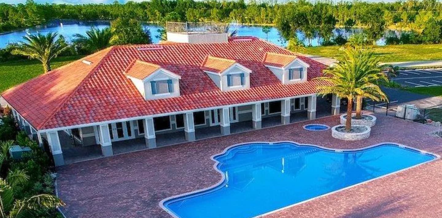 Golden Palms Luxury Motorcoach Resort