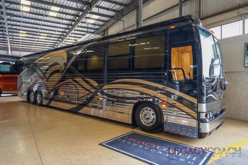 2005 Prevost Millennium XLII - Double Slide