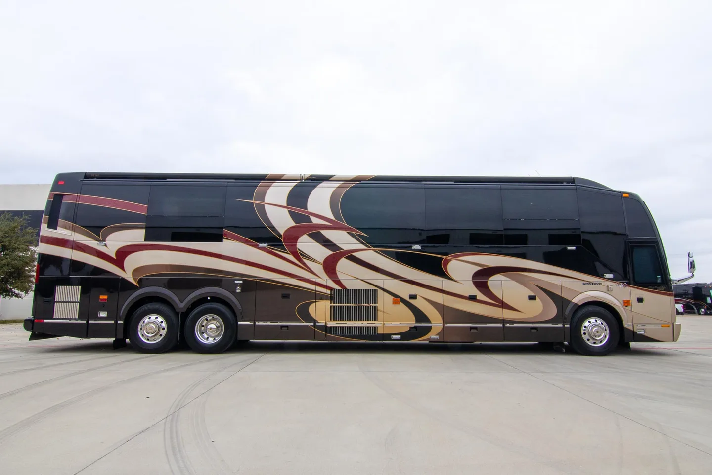 2012 Liberty H3-45 interior - photo 3 of 61