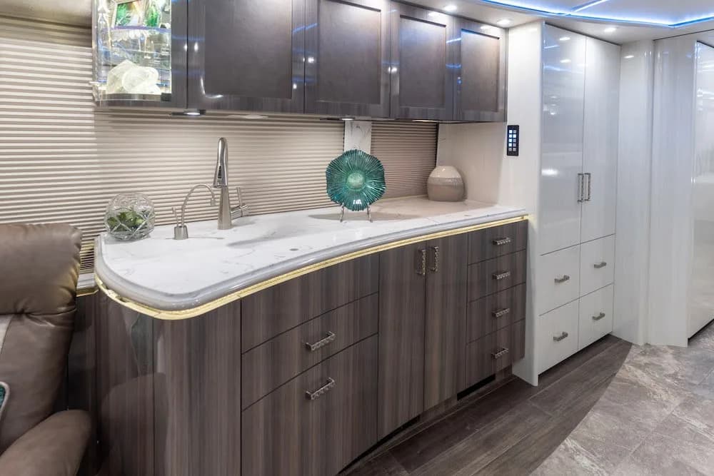 2020 Marathon H3-45 interior - photo 5 of 11