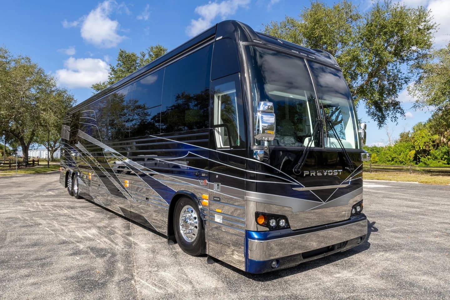 2025 Prevost Epic X3 DS